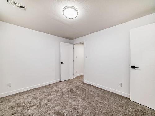 Edmonton, AB - Indoor Photo Showing Other Room