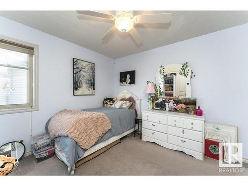 1062 Armitage Crescent, Edmonton, AB - Indoor Photo Showing Bedroom