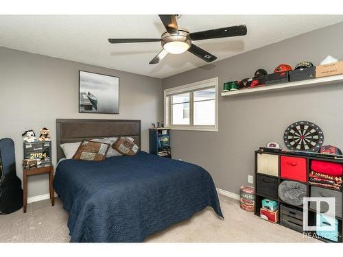 1062 Armitage Crescent, Edmonton, AB - Indoor Photo Showing Bedroom