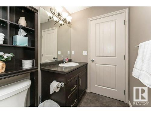 1062 Armitage Crescent, Edmonton, AB - Indoor Photo Showing Bathroom