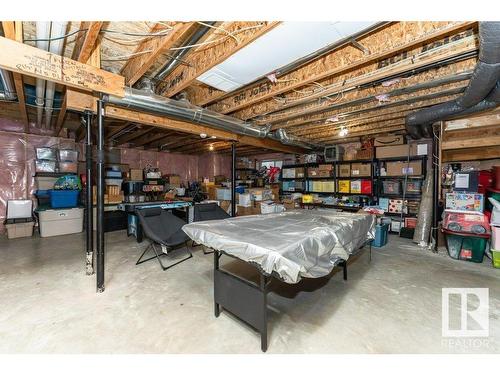 1062 Armitage Crescent, Edmonton, AB - Indoor Photo Showing Garage