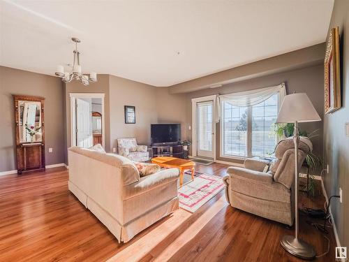 225 612 111 Street, Edmonton, AB - Indoor Photo Showing Living Room