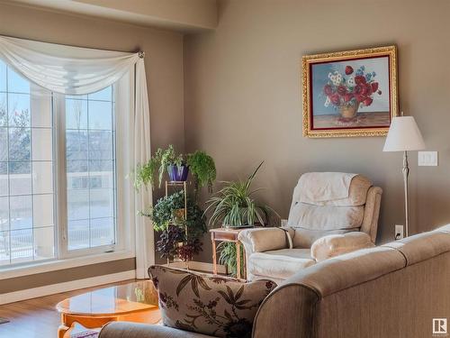 225 612 111 Street, Edmonton, AB - Indoor Photo Showing Living Room