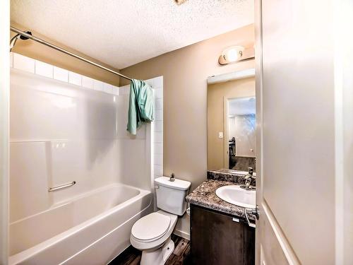 461 1196 Hyndman Road, Edmonton, AB - Indoor Photo Showing Bathroom