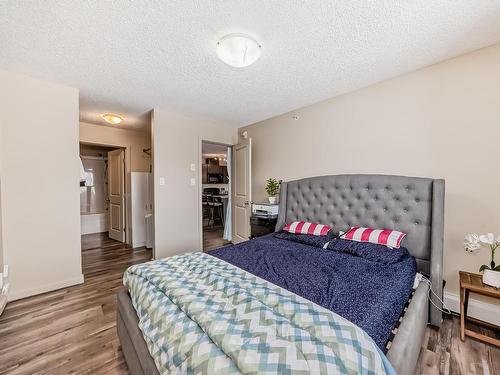 461 1196 Hyndman Road, Edmonton, AB - Indoor Photo Showing Bedroom