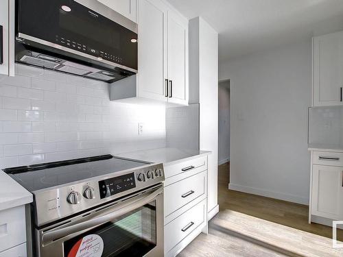 9104 69 Street, Edmonton, AB - Indoor Photo Showing Kitchen With Upgraded Kitchen