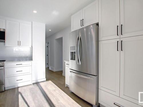 9104 69 Street, Edmonton, AB - Indoor Photo Showing Kitchen With Upgraded Kitchen