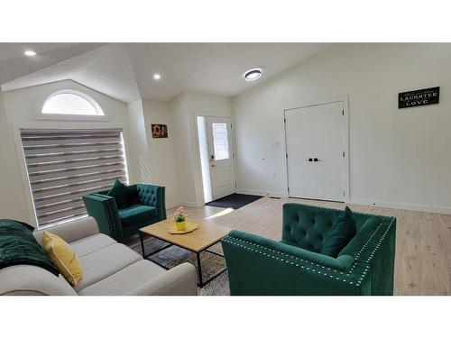 3709 31A Street, Edmonton, AB - Indoor Photo Showing Living Room