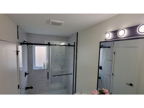 3709 31A Street, Edmonton, AB - Indoor Photo Showing Bathroom