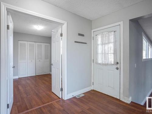 11940 152B Avenue, Edmonton, AB - Indoor Photo Showing Other Room