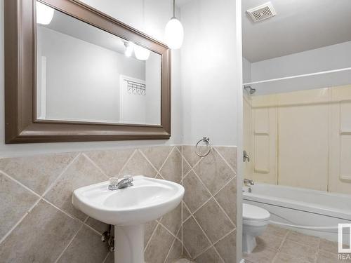 11940 152B Avenue, Edmonton, AB - Indoor Photo Showing Bathroom