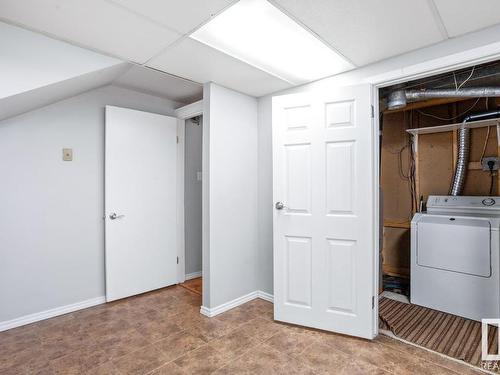 11940 152B Avenue, Edmonton, AB - Indoor Photo Showing Laundry Room