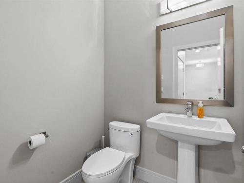 3874 Robins Crescent, Edmonton, AB - Indoor Photo Showing Bathroom