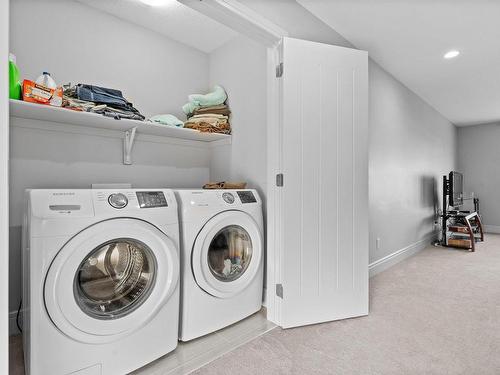 3874 Robins Crescent, Edmonton, AB - Indoor Photo Showing Laundry Room