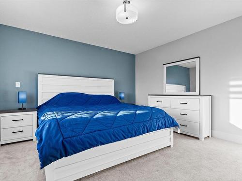 3874 Robins Crescent, Edmonton, AB - Indoor Photo Showing Bedroom