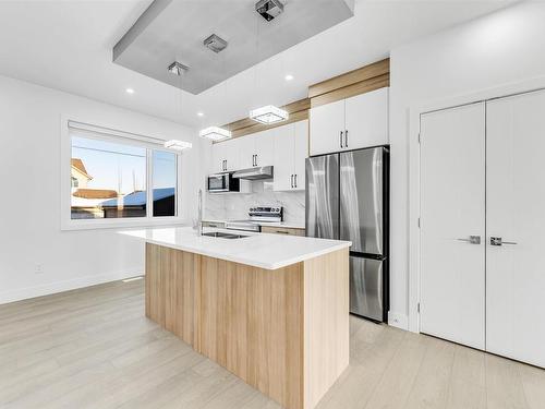 822 Northern Harrier Lane, Edmonton, AB - Indoor Photo Showing Kitchen