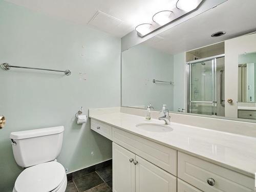 1702 10025 113 Street, Edmonton, AB - Indoor Photo Showing Bathroom