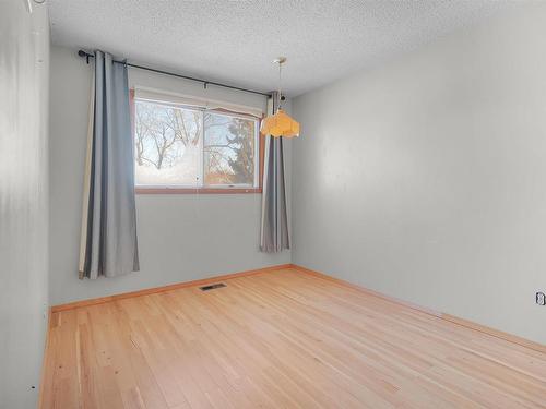 1928 68 Street, Edmonton, AB - Indoor Photo Showing Other Room