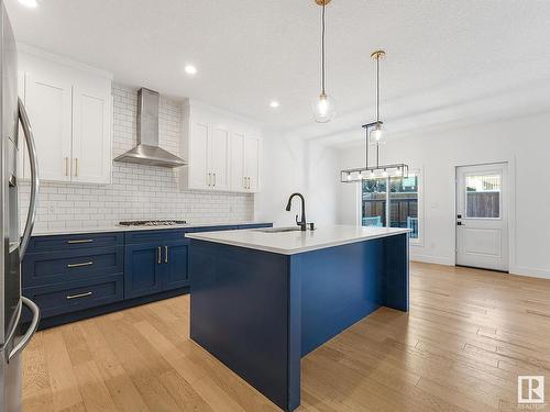 3705 Hummingbird Way, Edmonton, AB - Indoor Photo Showing Kitchen With Upgraded Kitchen