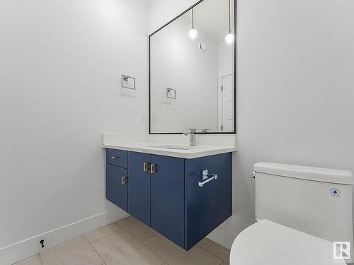 3705 Hummingbird Way, Edmonton, AB - Indoor Photo Showing Bathroom