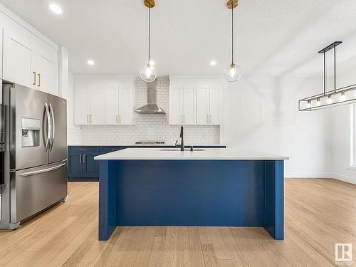 3705 Hummingbird Way, Edmonton, AB - Indoor Photo Showing Kitchen With Upgraded Kitchen