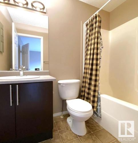 380 Silver Berry Road, Edmonton, AB - Indoor Photo Showing Bathroom