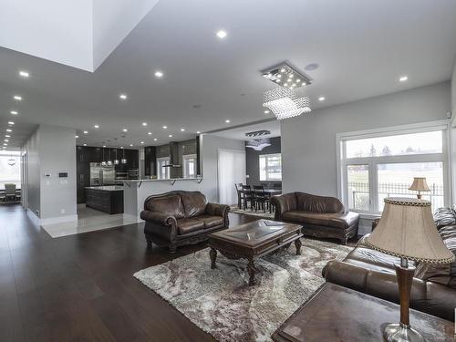 14 3466 Keswick Boulevard, Edmonton, AB - Indoor Photo Showing Living Room