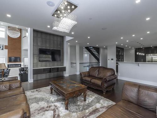 14 3466 Keswick Boulevard, Edmonton, AB - Indoor Photo Showing Living Room