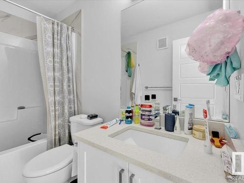 8888 Carson Way, Edmonton, AB - Indoor Photo Showing Bathroom