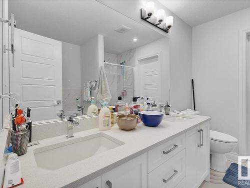 8888 Carson Way, Edmonton, AB - Indoor Photo Showing Bathroom