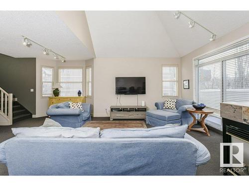 10219 111 Street, Edmonton, AB - Indoor Photo Showing Living Room