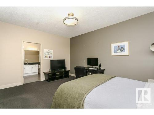 10219 111 Street, Edmonton, AB - Indoor Photo Showing Bedroom