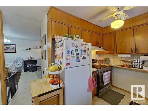 9422 132 Avenue, Edmonton, AB - Indoor Photo Showing Kitchen