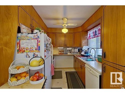 9422 132 Avenue, Edmonton, AB - Indoor Photo Showing Kitchen