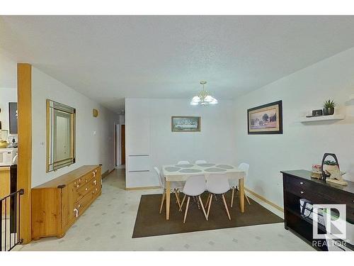 9422 132 Avenue, Edmonton, AB - Indoor Photo Showing Dining Room