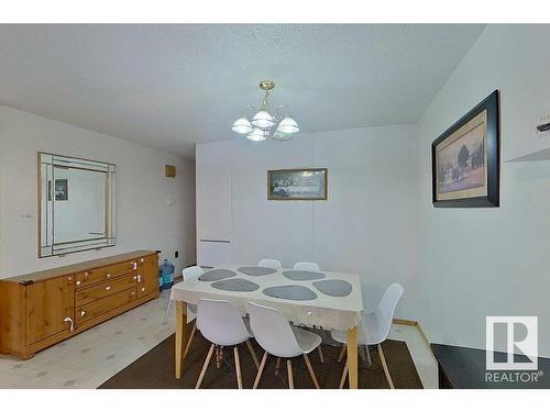 9422 132 Avenue, Edmonton, AB - Indoor Photo Showing Dining Room