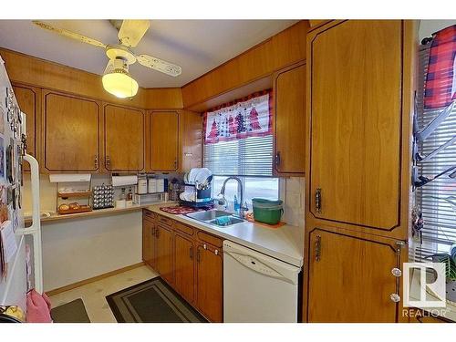 9422 132 Avenue, Edmonton, AB - Indoor Photo Showing Kitchen With Double Sink