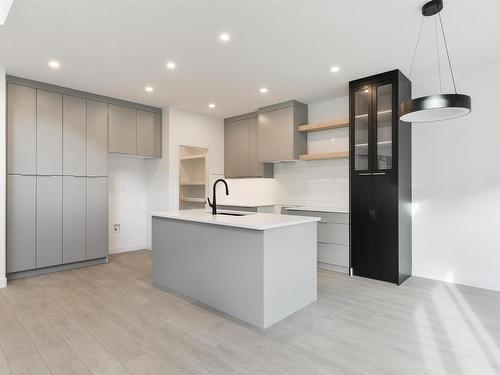 1164 Gyrfalcon Crescent, Edmonton, AB - Indoor Photo Showing Kitchen