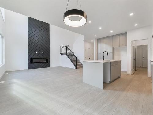 1164 Gyrfalcon Crescent, Edmonton, AB - Indoor Photo Showing Kitchen