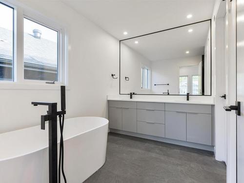 1164 Gyrfalcon Crescent, Edmonton, AB - Indoor Photo Showing Bathroom