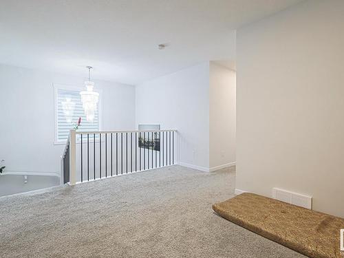 15824 30 Avenue Sw, Edmonton, AB - Indoor Photo Showing Other Room