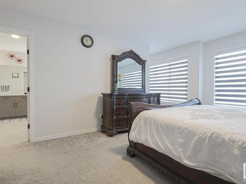 15824 30 Avenue Sw, Edmonton, AB - Indoor Photo Showing Bedroom