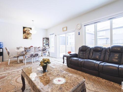 15824 30 Avenue Sw, Edmonton, AB - Indoor Photo Showing Living Room