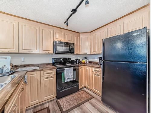 409 6315 135 Avenue, Edmonton, AB - Indoor Photo Showing Kitchen