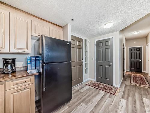 409 6315 135 Avenue, Edmonton, AB - Indoor Photo Showing Kitchen