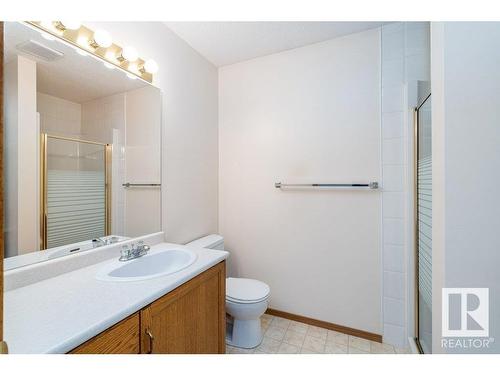 15711 67 Street, Edmonton, AB - Indoor Photo Showing Bathroom