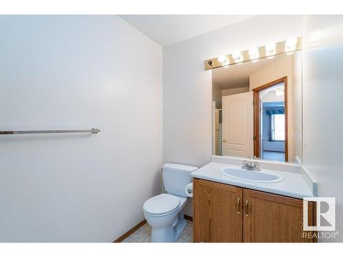 15711 67 Street, Edmonton, AB - Indoor Photo Showing Bathroom