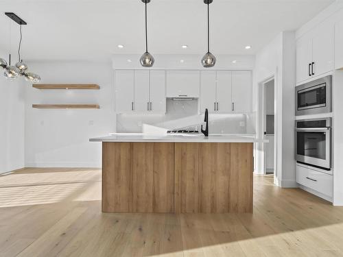 4743 Alwood Bend Bend, Edmonton, AB - Indoor Photo Showing Kitchen