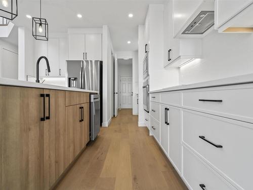 22526 98A Avenue, Edmonton, AB - Indoor Photo Showing Kitchen