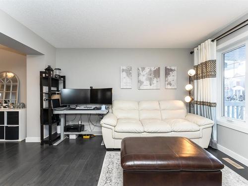 16712 15 Avenue, Edmonton, AB - Indoor Photo Showing Living Room